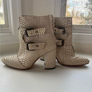 Freebird Textured Cream Heeled Boots